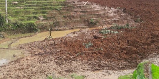 Basarnas sebut 18 korban longsor belum ditemukan