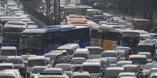 tekan kemacetan pintu tol ganjil genap akan diperbanyak