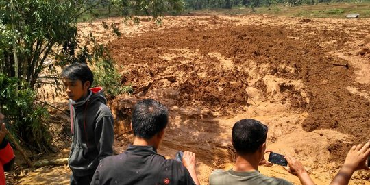 Longsor Brebes, Presiden Jokowi instruksikan petugas gerak cepat evakuasi korban