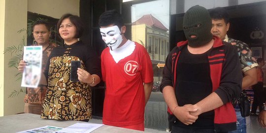 Muncikari pijat plus homoseks di Surabaya dibekuk polisi 
