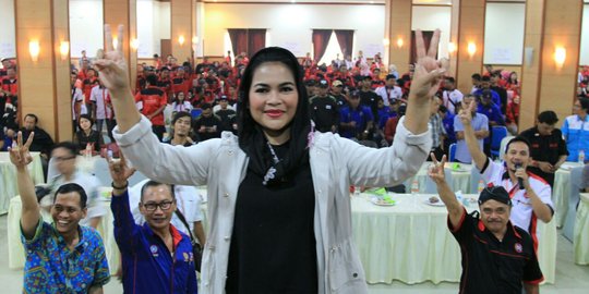 Buruh sematkan gelar 'Srikandi Buruh' Jawa Timur untuk Puti Guntur Soekarno