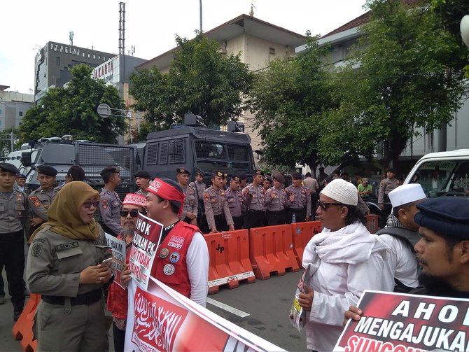 aparat amankan sidang pk ahok