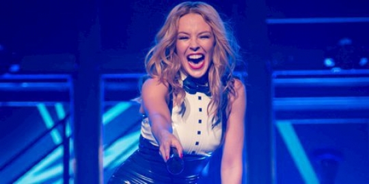 Kylie Minogue mengaku dirinya juga ingin berduet dengan Lady Gaga