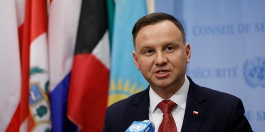 Ada perbedaan penafsiran antara Israel dan Polandia tentang 'pembekuan' UU Holocaust