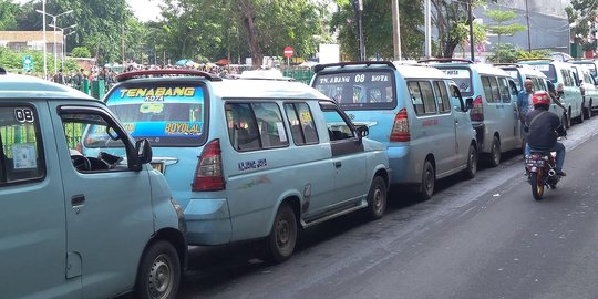 Angkot Tanah Abang tolak Ok Otrip, Sandiaga sebut karena masalah tarif
