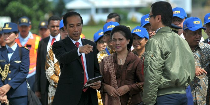 Image result for Jokowi Resmikan Pabrik Bahan Baku Obat PT Kalbio Global Medika