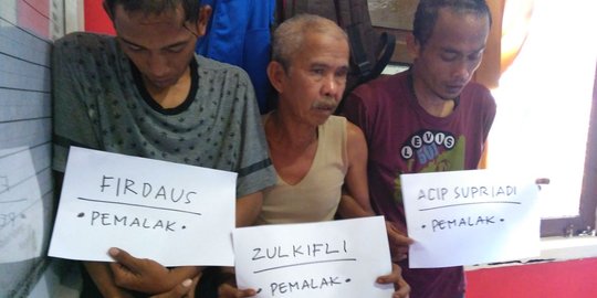 Palak kapolsek, 3 warga Palembang ditangkap polisi