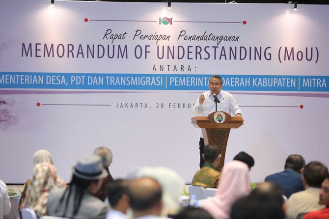 mendes pdtt saat mou dengan pemerintah daerah dan mitra usaha dalam rangka pengembangan prukades