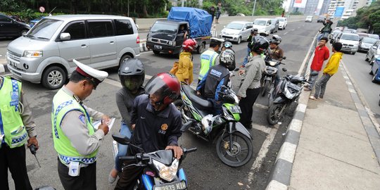 Motor melintas di JLNT Casablanca, polisi akan komunikasi dengan Dishub