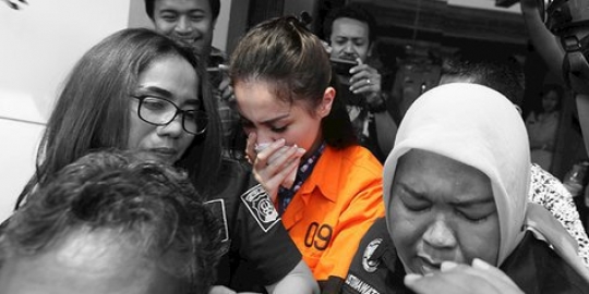 Jennifer Dunn dapat sanksi karena bawa HP ke dalam tahanan