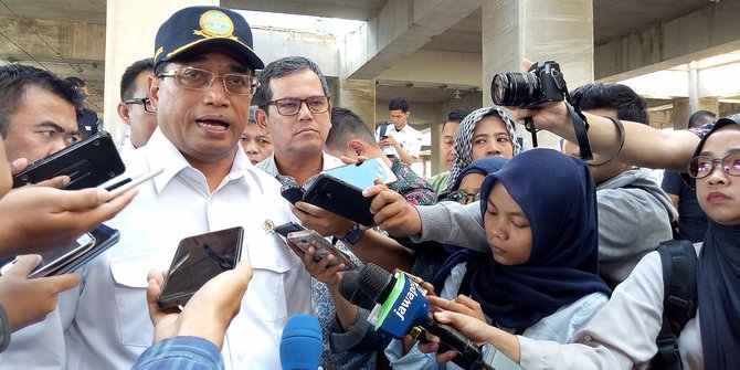 Menhub Budi sidak kereta Bandara Soekarno-Hatta usai alami  Menhub Budi sidak kereta Bandara Soekarno-Hatta usai alami