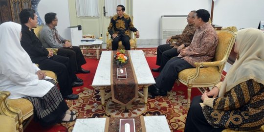 Siapa pihak Istana yang ajak PKS gabung koalisi Jokowi?