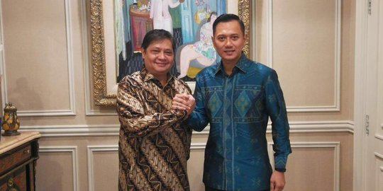 Saat Airlangga bertemu AHY, Golkar ajak Demokrat gabung koalisi Jokowi