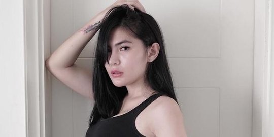 Detik-detik penangkapan artis sexy Angela Lee terkait kasus penipuan Rp 12 M