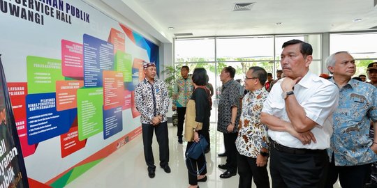 Kunjungi mal pelayanan publik, Luhut harap Banyuwangi jangan berhenti berinovasi