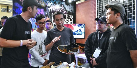 Jaket seharga Rp 4 juta dipesan Jokowi saat kunjungi Mall di Senayan