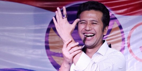 Demokrat sebut PDIP takut kalah sampai kritik Emil & Arumi hadiri CFD Surabaya