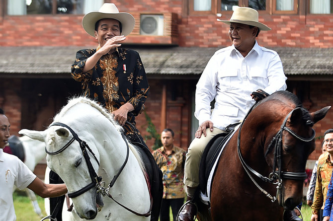 jokowi dan prabowo naik kuda