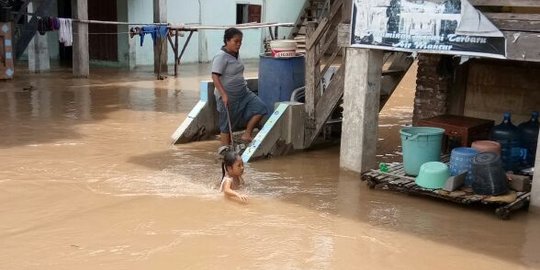 Hujan lebat, jembatan di OKU putus & sejumlah kecamatan terendam banjir