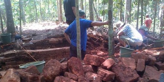 Arca dewa ditemukan di Tulungagung, sisa reruntuhan Kerajan Majapahit?