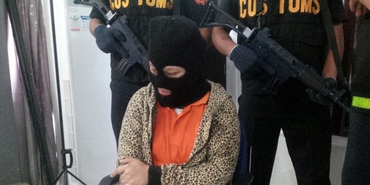 Masuk ke RI, WN Malaysia sembunyikan 1 Kg narkoba di celana dalam & bra