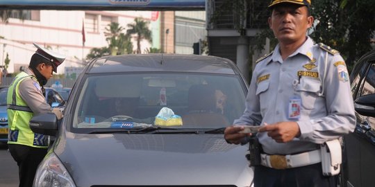 rp 500000 saat dua minggu setelah aturan diterapkan rev1