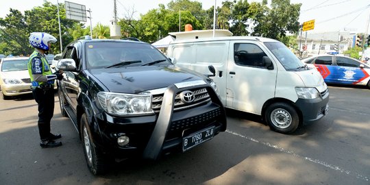 Mulai 12 Maret, 130 polisi rutin berjaga di tol Cikampek awasi pelanggar aturan baru