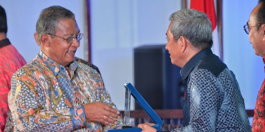 Menko Darmin: Utang kita naik lebih cepat karena banyak bangun infrastruktur