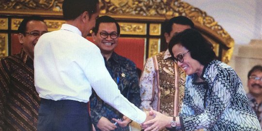 Cerita serunya tawar-menawar Presiden Jokowi dan Menkeu Sri Mulyani soal pajak UKM