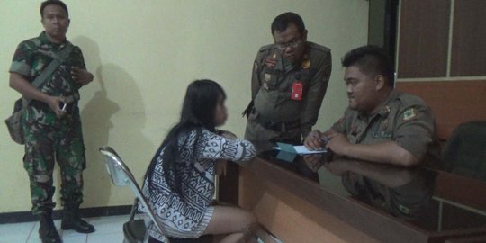 Delapan ABG di Mojokerto terjaring razia satpol PP di tempat karaoke