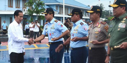 Bertolak ke Jatim, Jokowi silaturahmi ke sejumlah pondok pesantren