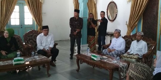 Ke Keraton Kanoman Cirebon, Ridwan Kamil ngaku masih keturunan Sunan Gunung Jati