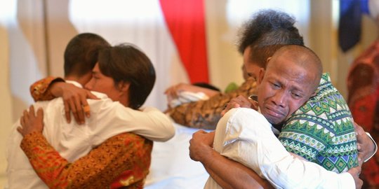 eks sandera somalia minum air yang ada kotoran hewan rev1
