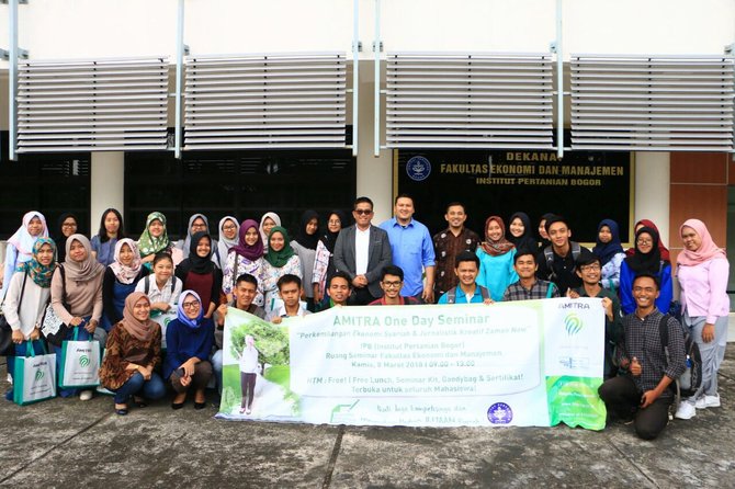 amitra selenggarakan lomba tulis tentang perekonomian syariah indonesia