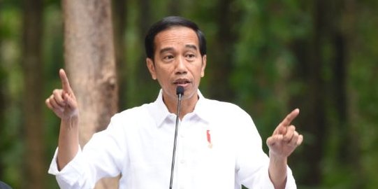 Cerita Jokowi merasa gaya berpakaian kalah dengan SBY dan AHY