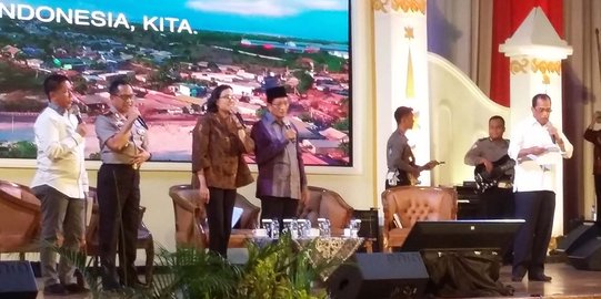 Kapolri, Menkeu dan Menhub nyanyi 'Indonesia Pusaka' & puisi Gus Mus di UMY