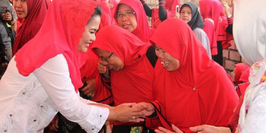 Resmikan pondok pesantren, Puti Guntur promosikan 'Madin Plus'