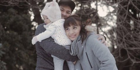 Nastusha moody makan, chelsea olivia curhat : harus bersabar intinya