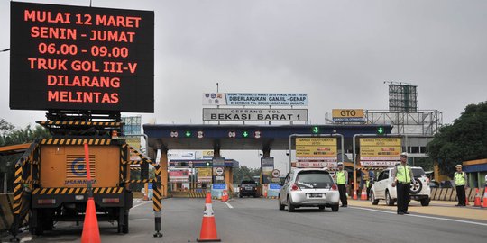 Hari pertama ganjil genap, volume kendaraan di Cikampek turun 30 persen