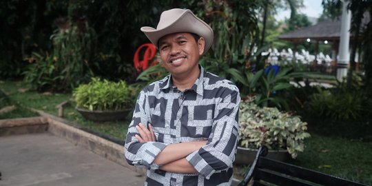 Hadapi debat malam ini, Dedi Mulyadi didampingi dua 'konsultan muda'