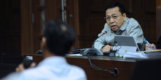 Setya Novanto Dengarkan Keterangan saksi ahli di sidang lanjutan