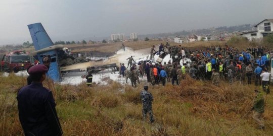 Pesawat komersial Bangladesh jatuh di Bandara Kathmandu Nepal