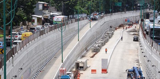 Penampakan proyek underpass Mampang yang capai 90 persen