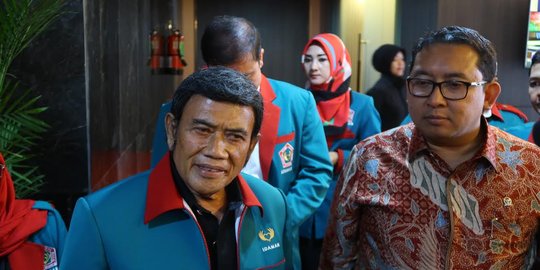 Debat pemimpin perempuan sudah clear, Rhoma doakan Khofifah gubernur