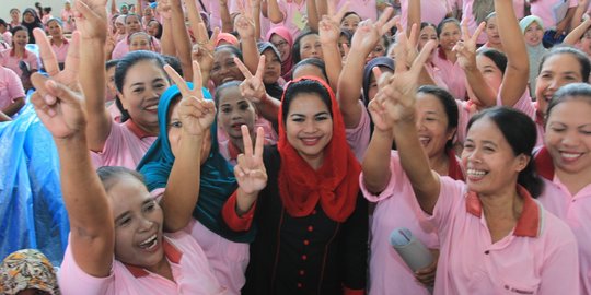 Di hadapan ribuan buruh tembakau Jember, Puti janjikan Kartu Jatim Sehat (KJS)