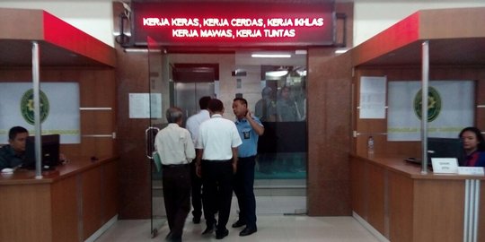 KPK segel ruangan hakim dan panitera pengganti PN Tangerang