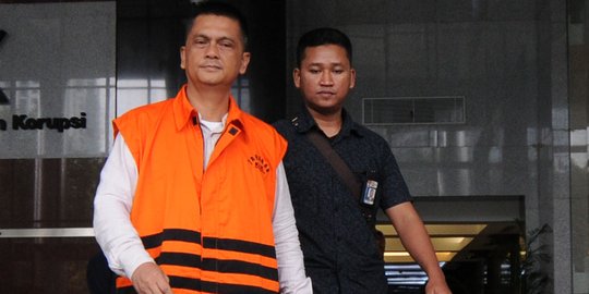 Penyuap Walikota Kendari usai menandatangani perpanjangan penahanan di Gedung KPK