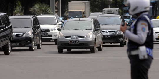 Ganjil genap di tol, penumpang KRL di Stasiun Bekasi tambah 1.000 orang