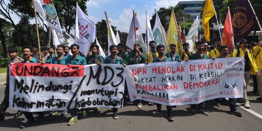 Aksi ratusan mahasiswa tolak UU MD3 di Gedung MK