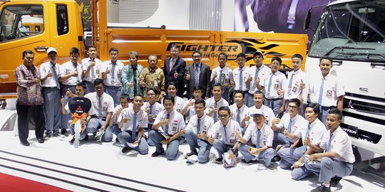 Program Mitsubishi Fuso & pemerintah: donasi kendaraan untuk pendidikan Indonesia